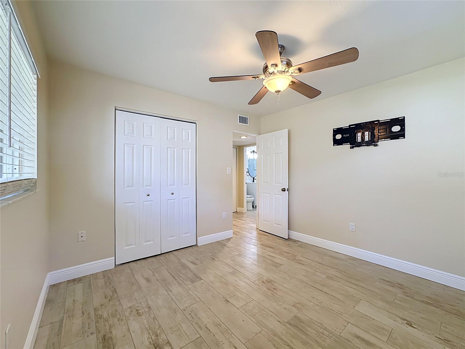 2212 VINSON AVE — photo 27