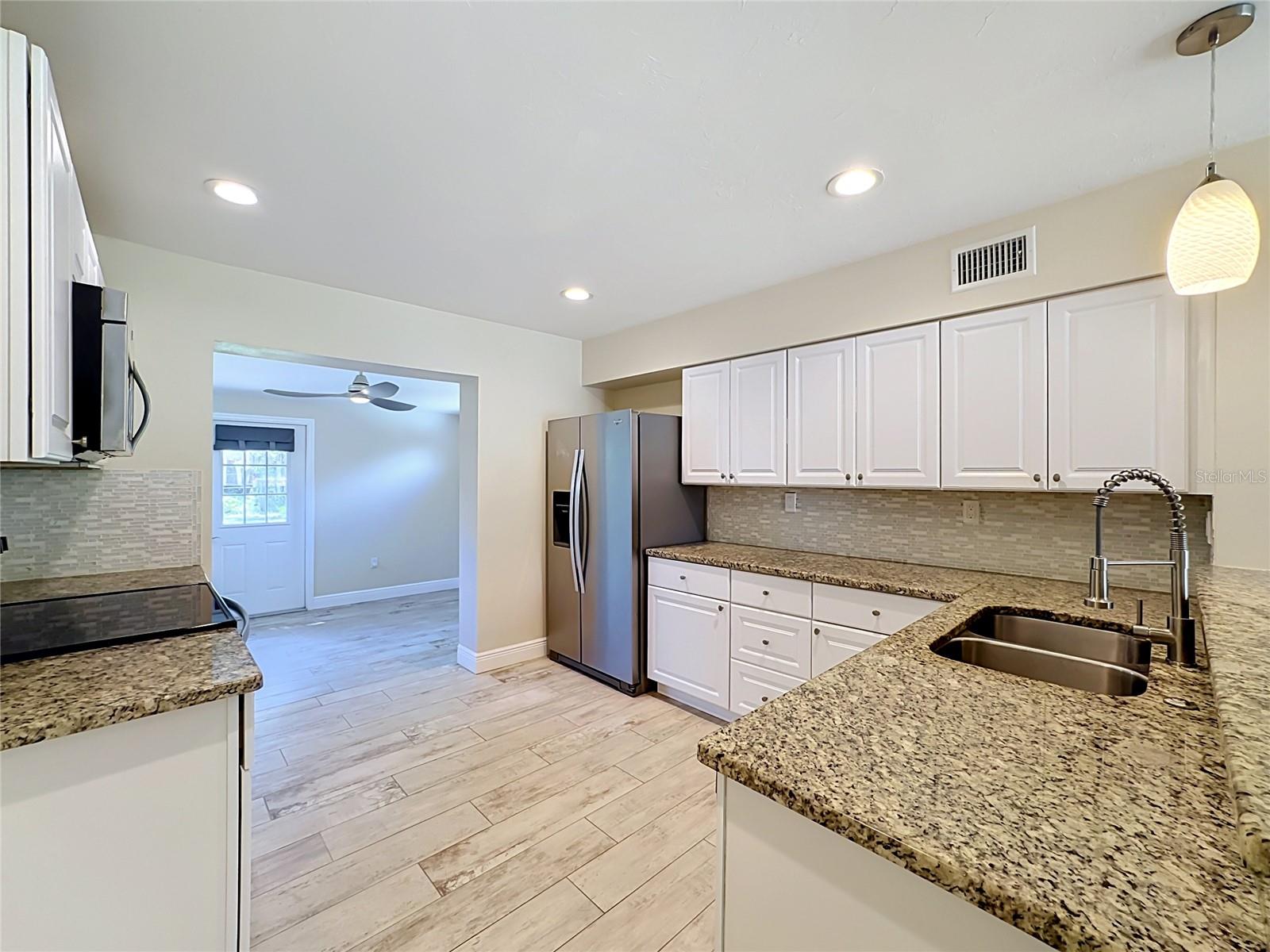 2212 VINSON AVE — photo 19