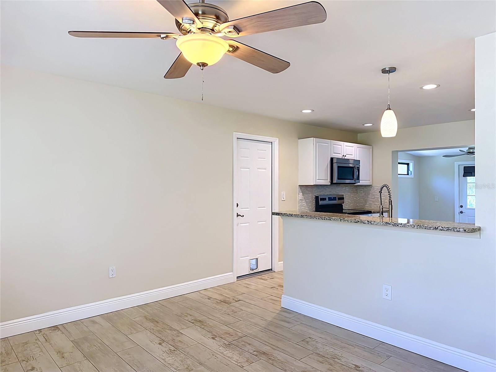 2212 VINSON AVE — photo 16