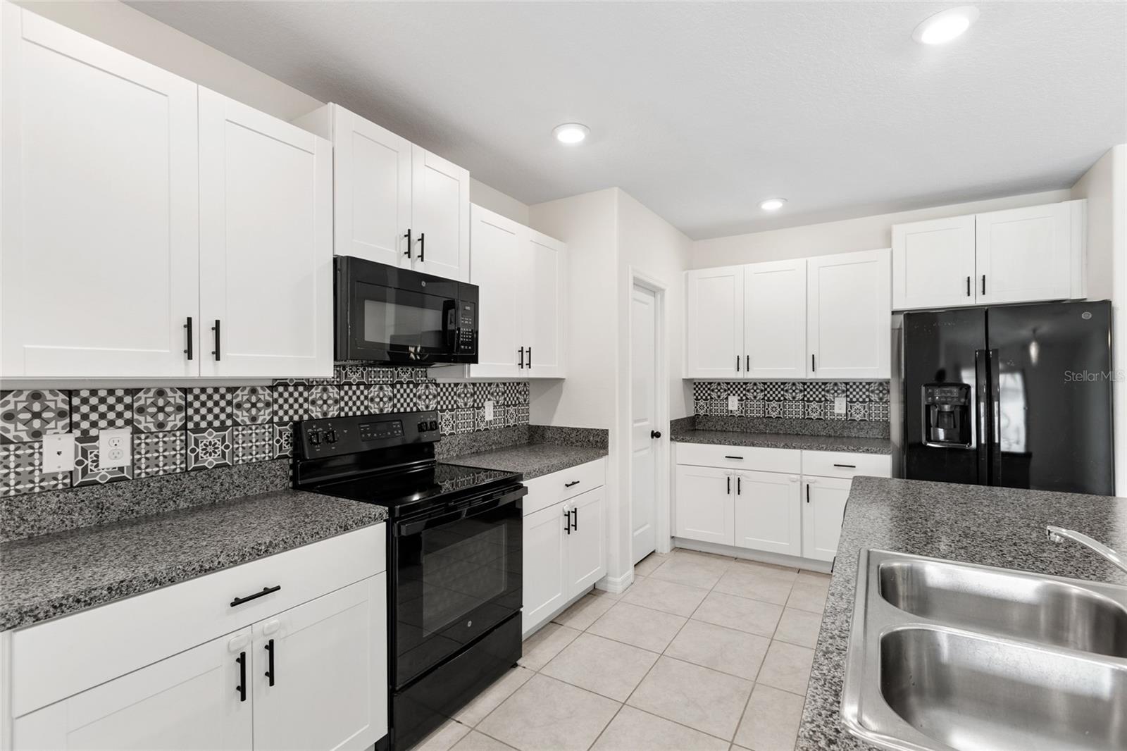 7310 PEARLY EVERLASTING AVE — photo 11