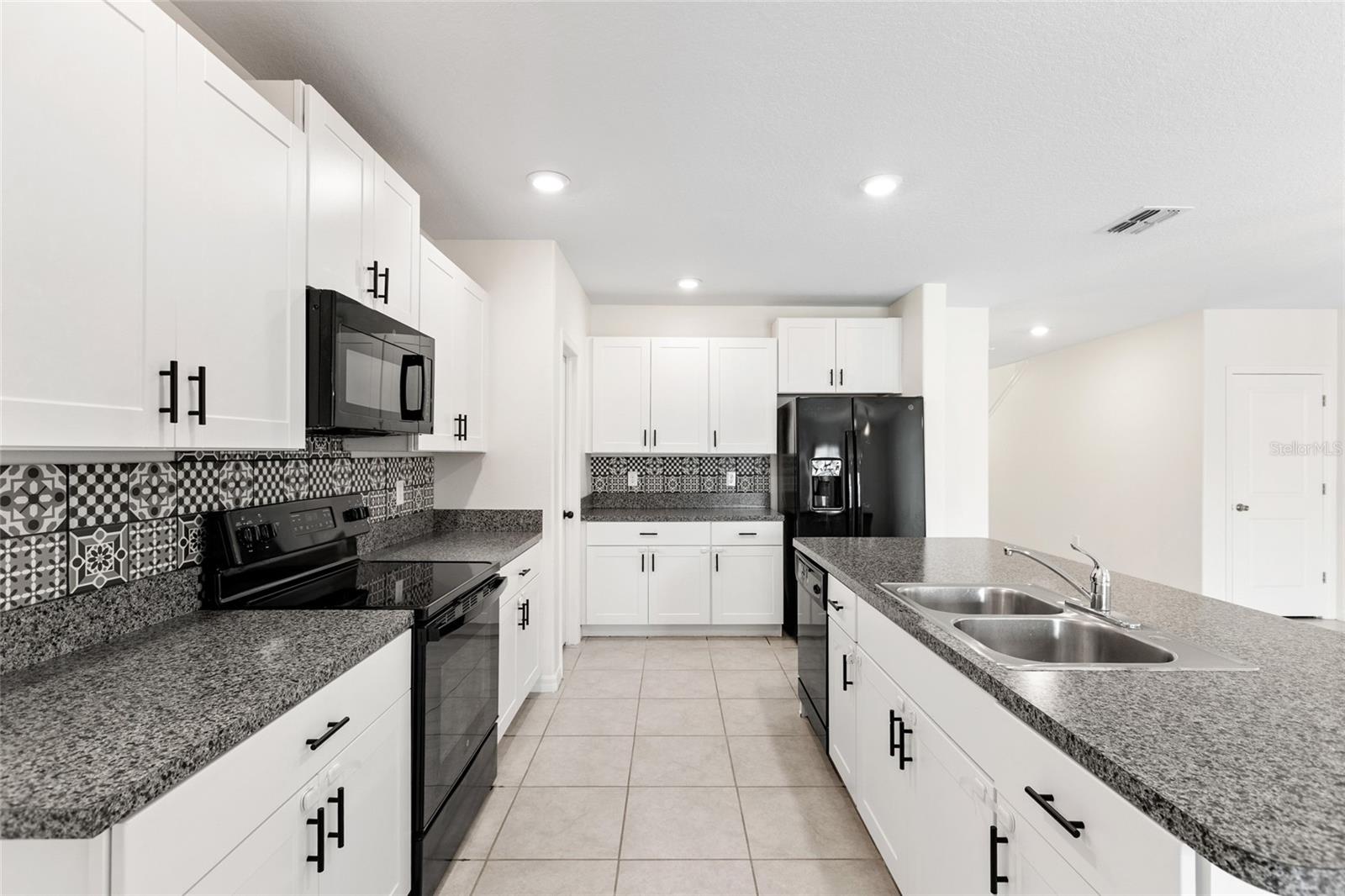 7310 PEARLY EVERLASTING AVE — photo 8