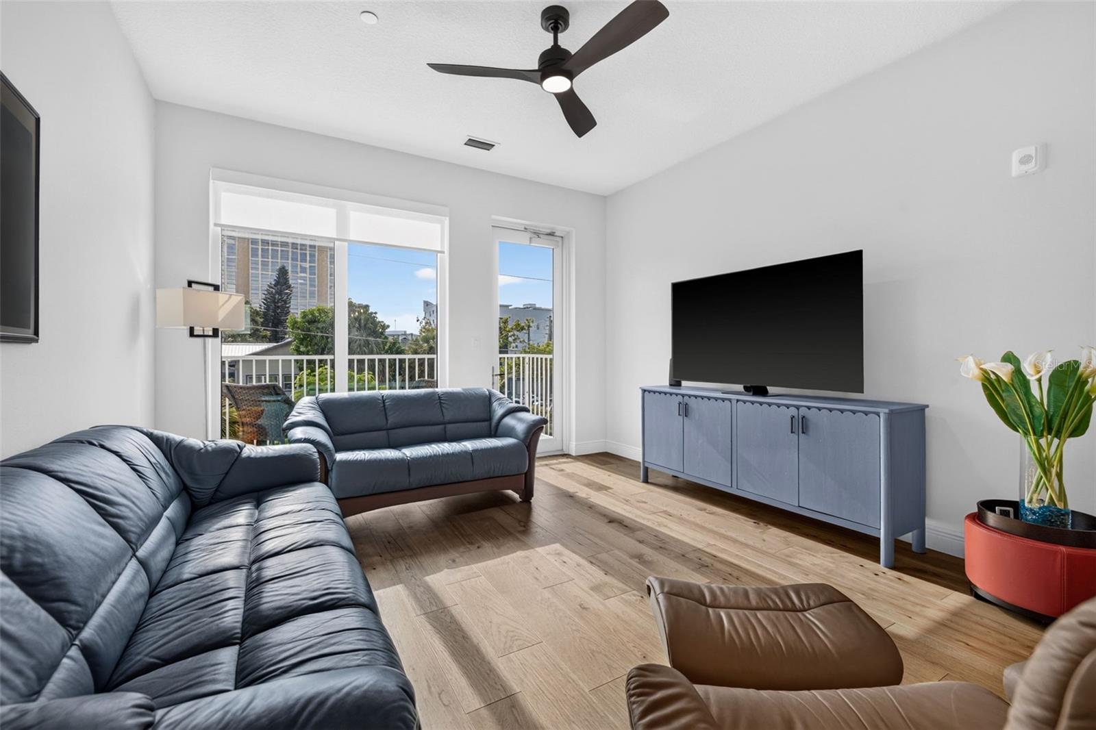 600 3RD AVE S #207 — photo 3