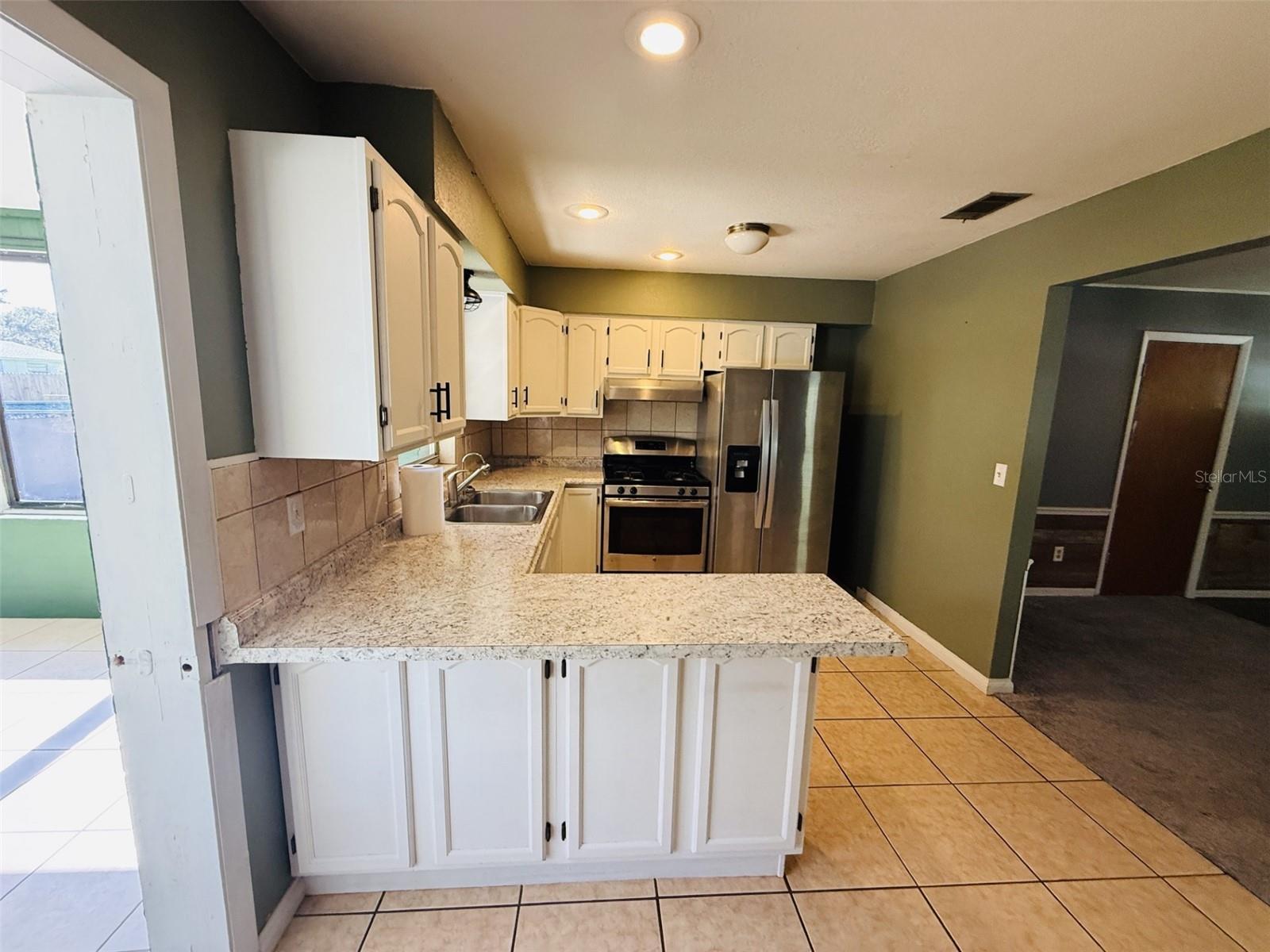 39048 BLUE JAY AVE — photo 23