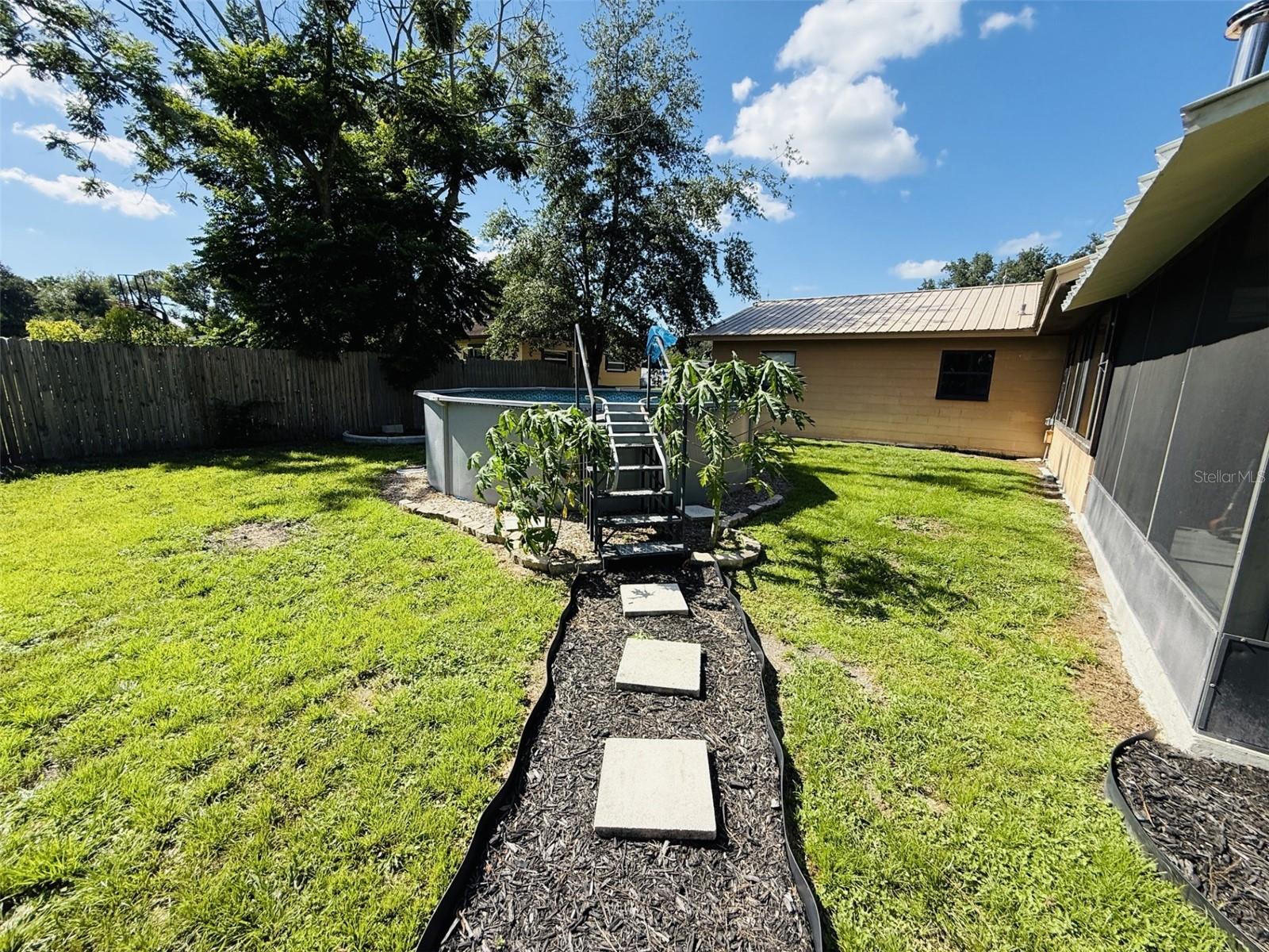39048 BLUE JAY AVE — photo 10