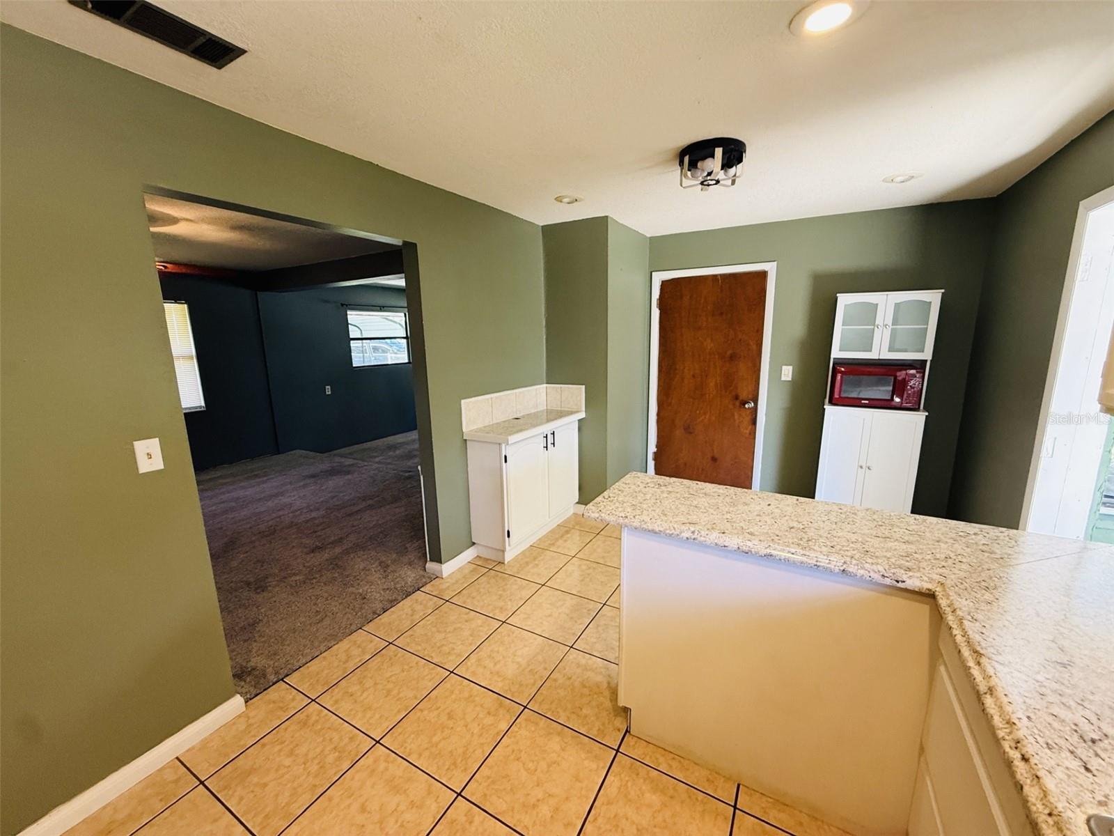 39048 BLUE JAY AVE — photo 24