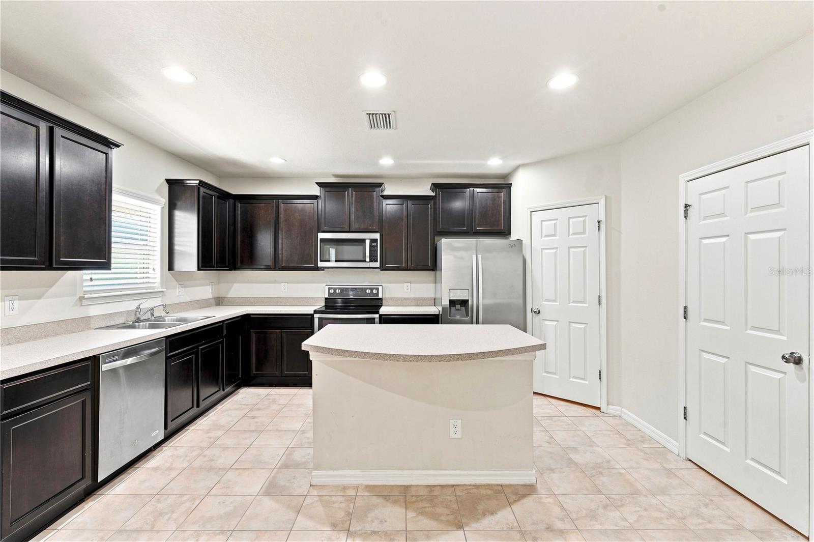 4824 CHATTERTON WAY — photo 16