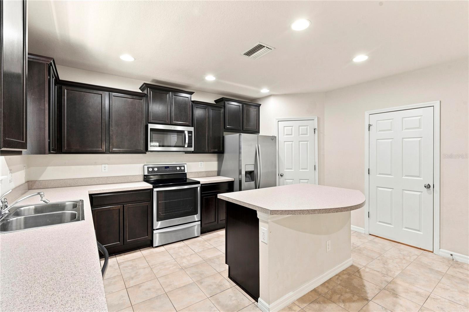 4824 CHATTERTON WAY — photo 14