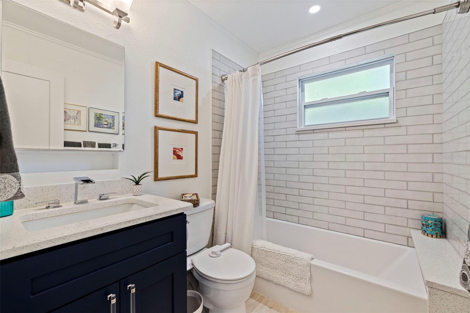 5711 VENETIAN BLVD NE — photo 18