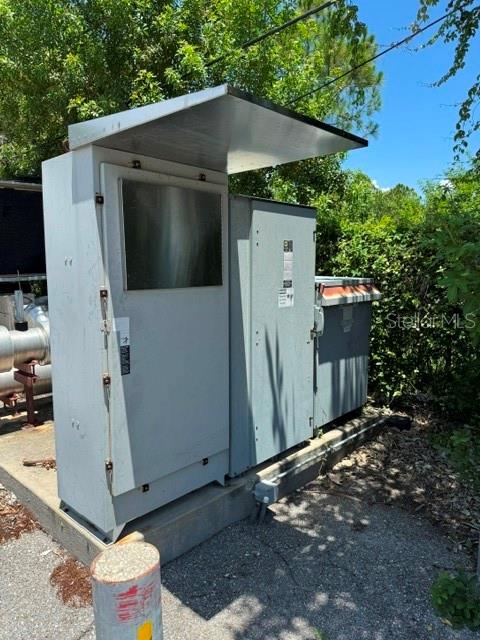 365 105TH TER NE — photo 25