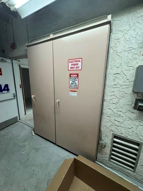 365 105TH TER NE — photo 22