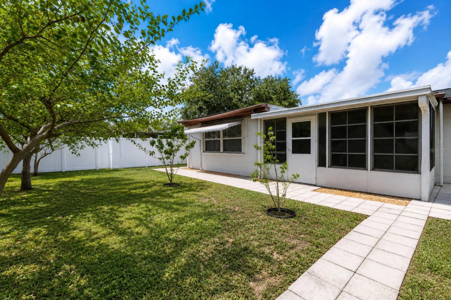 3302 ROCK ROYAL DR — photo 3