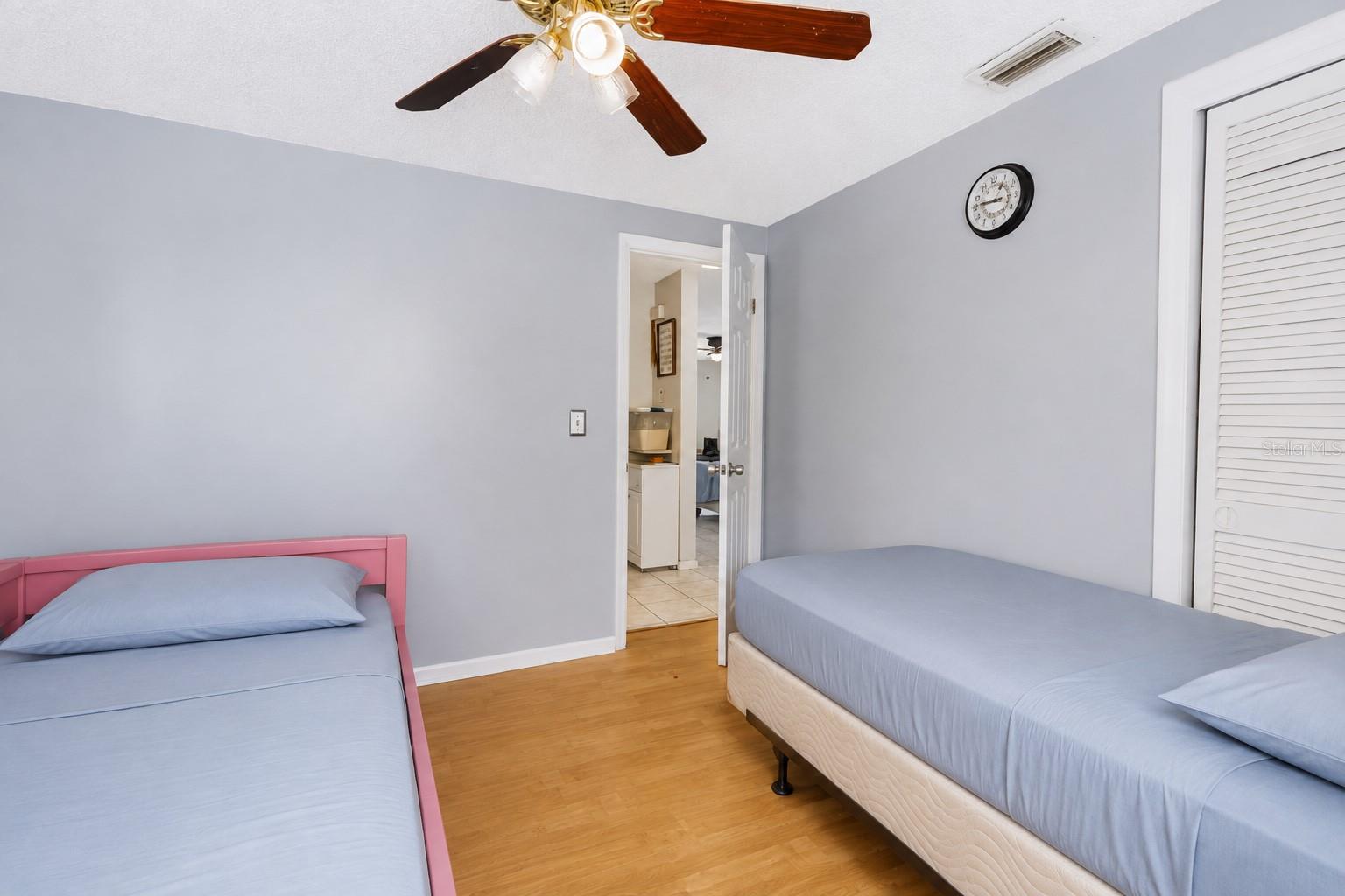 3302 ROCK ROYAL DR — photo 18