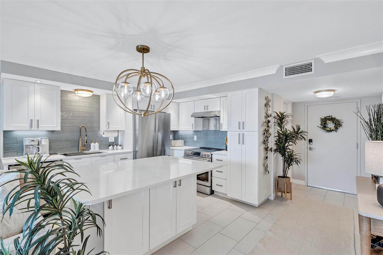 101 S GULFSTREAM AVE #14D — photo 29