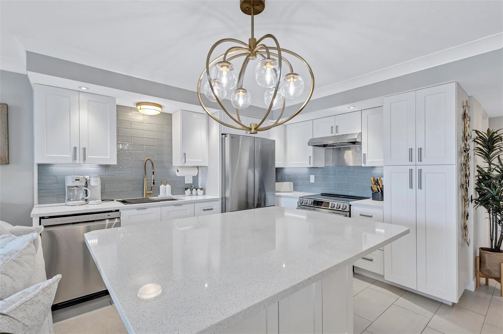 101 S GULFSTREAM AVE #14D — photo 25