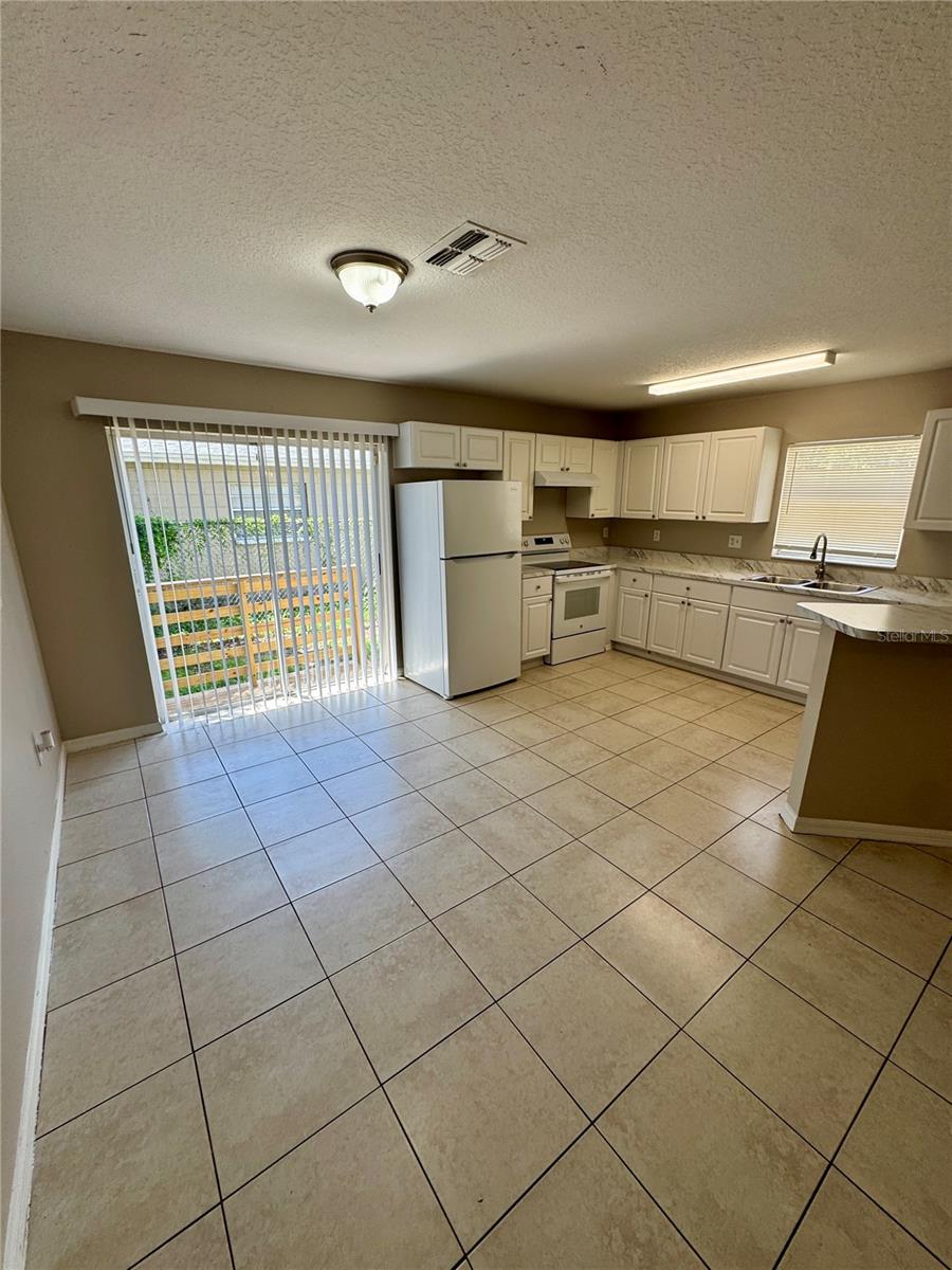 3305 E 38TH AVE — photo 8