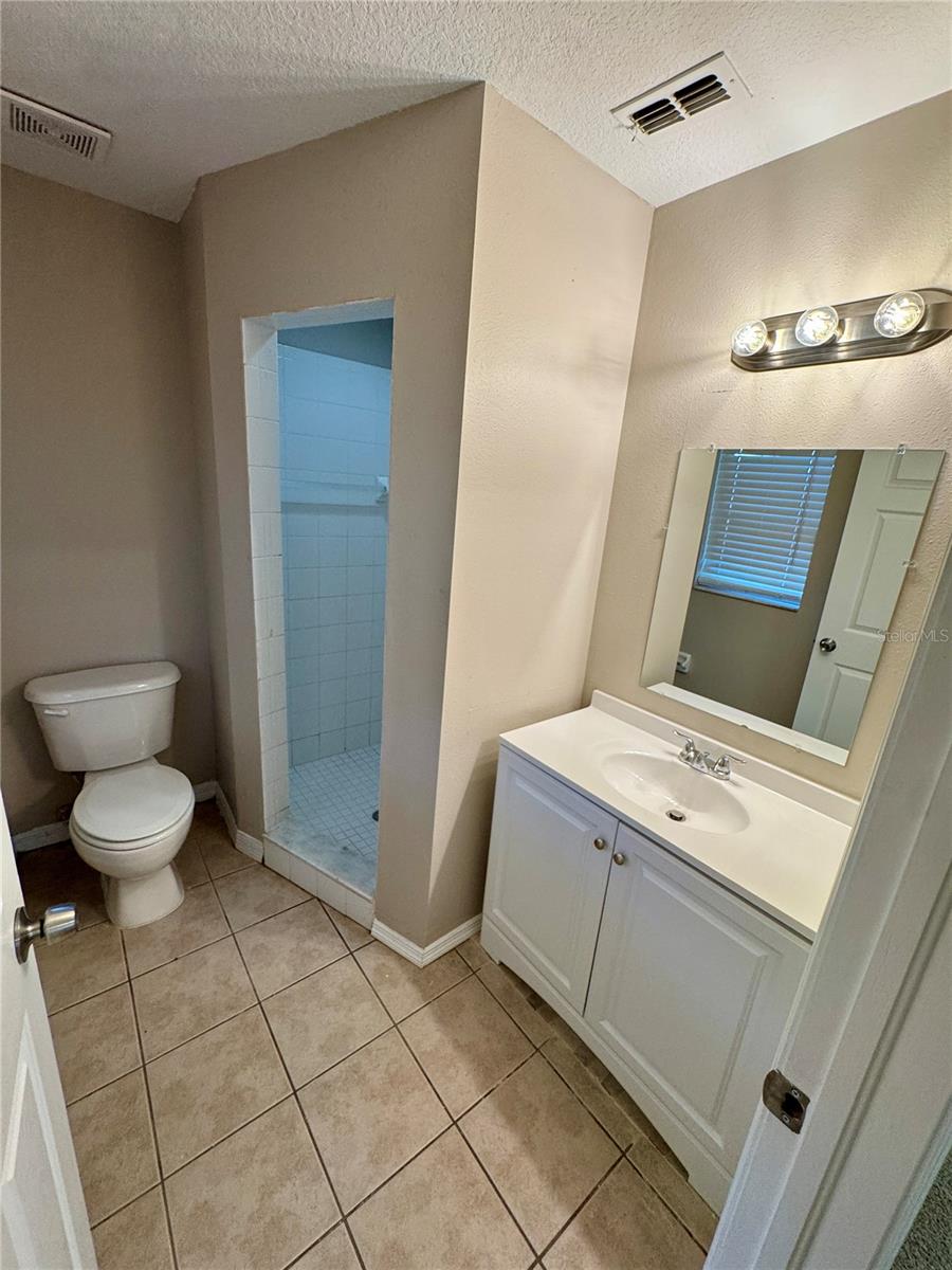 3305 E 38TH AVE — photo 14