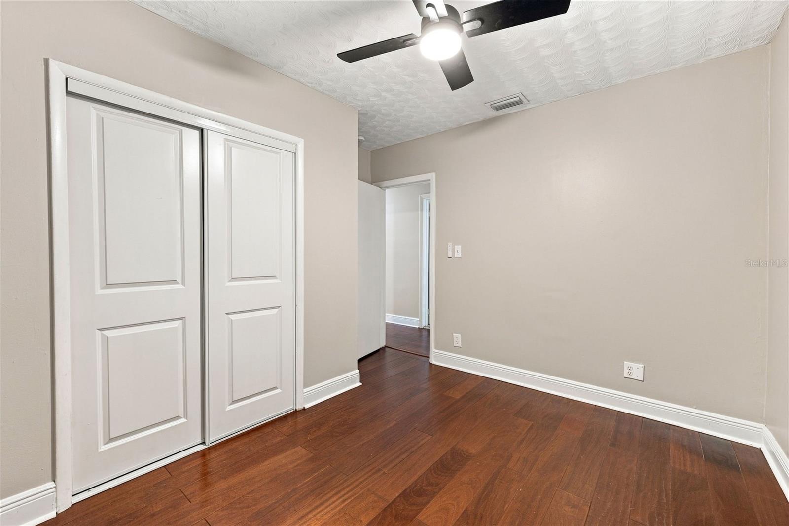 307 E NORTH ST — photo 18