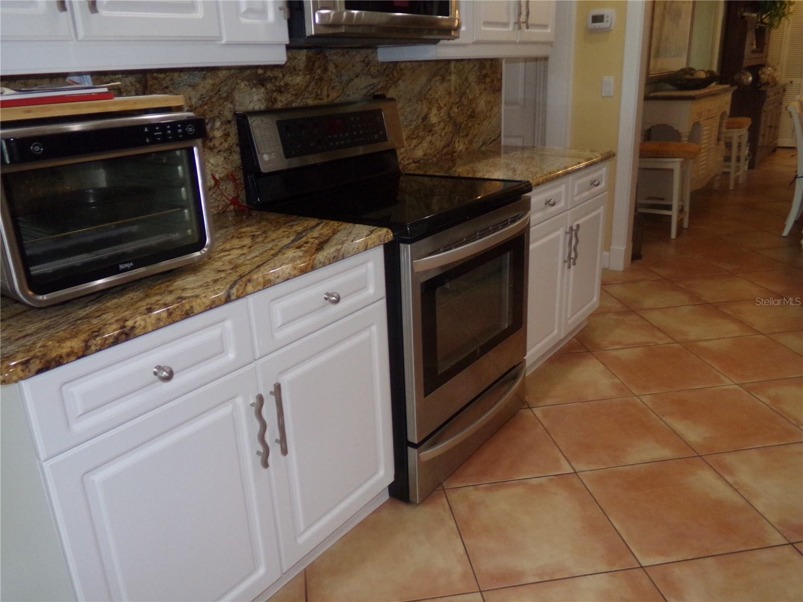 9312 KINGSTON RD — photo 77