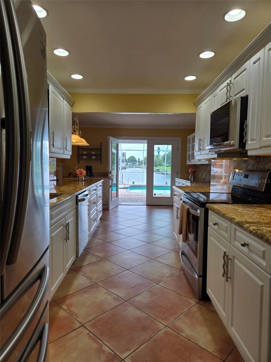 9312 KINGSTON RD — photo 13