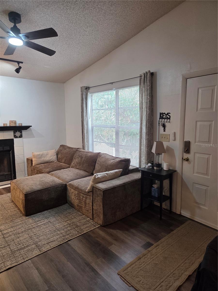 4033 DREAM OAK PL #203 — photo 3