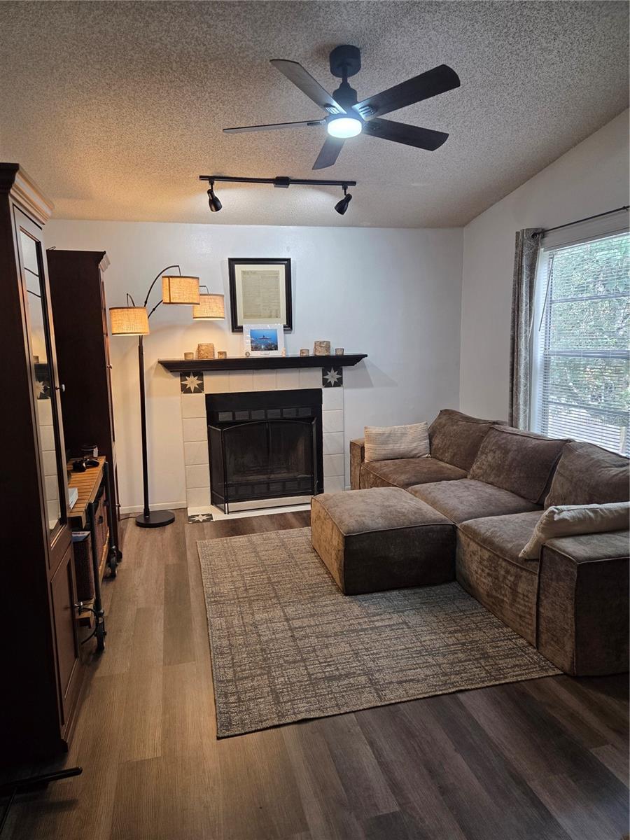 4033 DREAM OAK PL #203 — photo 2