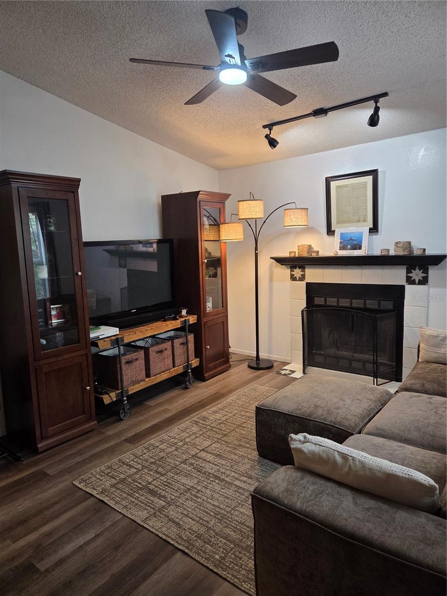 4033 DREAM OAK PL #203 — photo 4