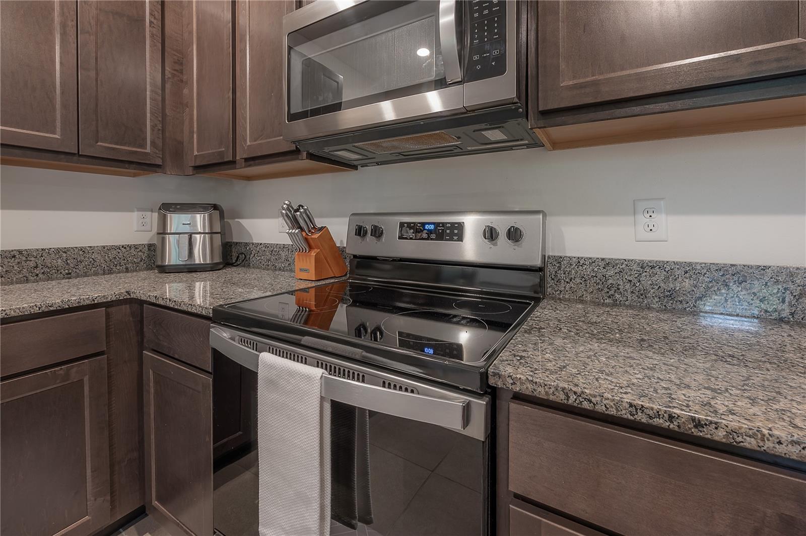 9031 WATER CHESTNUT DR — photo 12