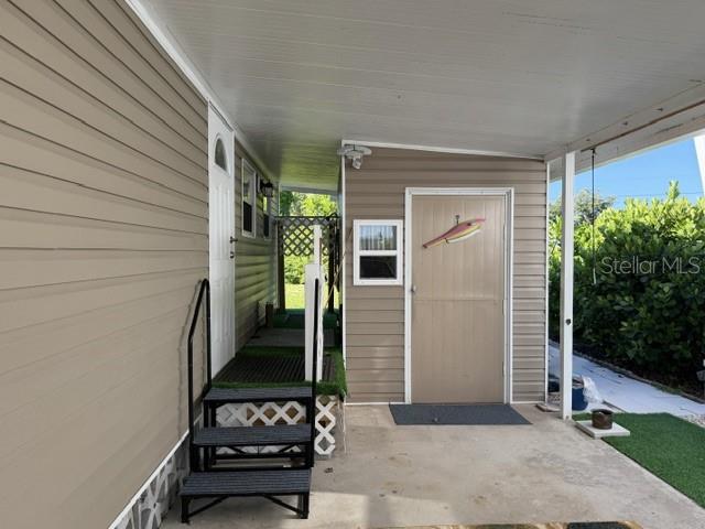 813 S GREEN CIR — photo 17