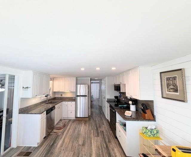 813 S GREEN CIR — photo 10