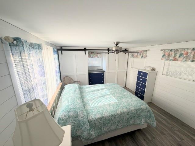 813 S GREEN CIR — photo 12