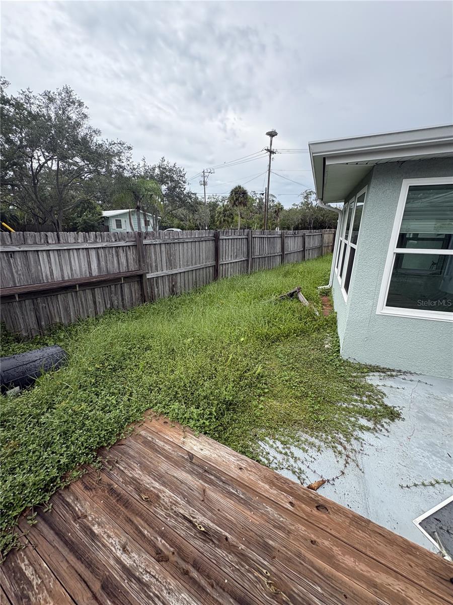 1890 SAN MATEO DR — photo 11