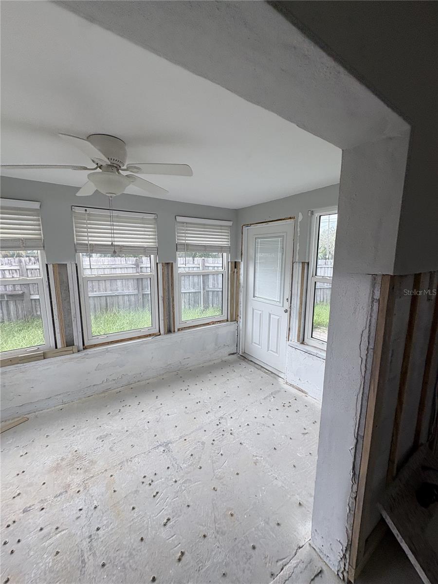 1890 SAN MATEO DR — photo 5