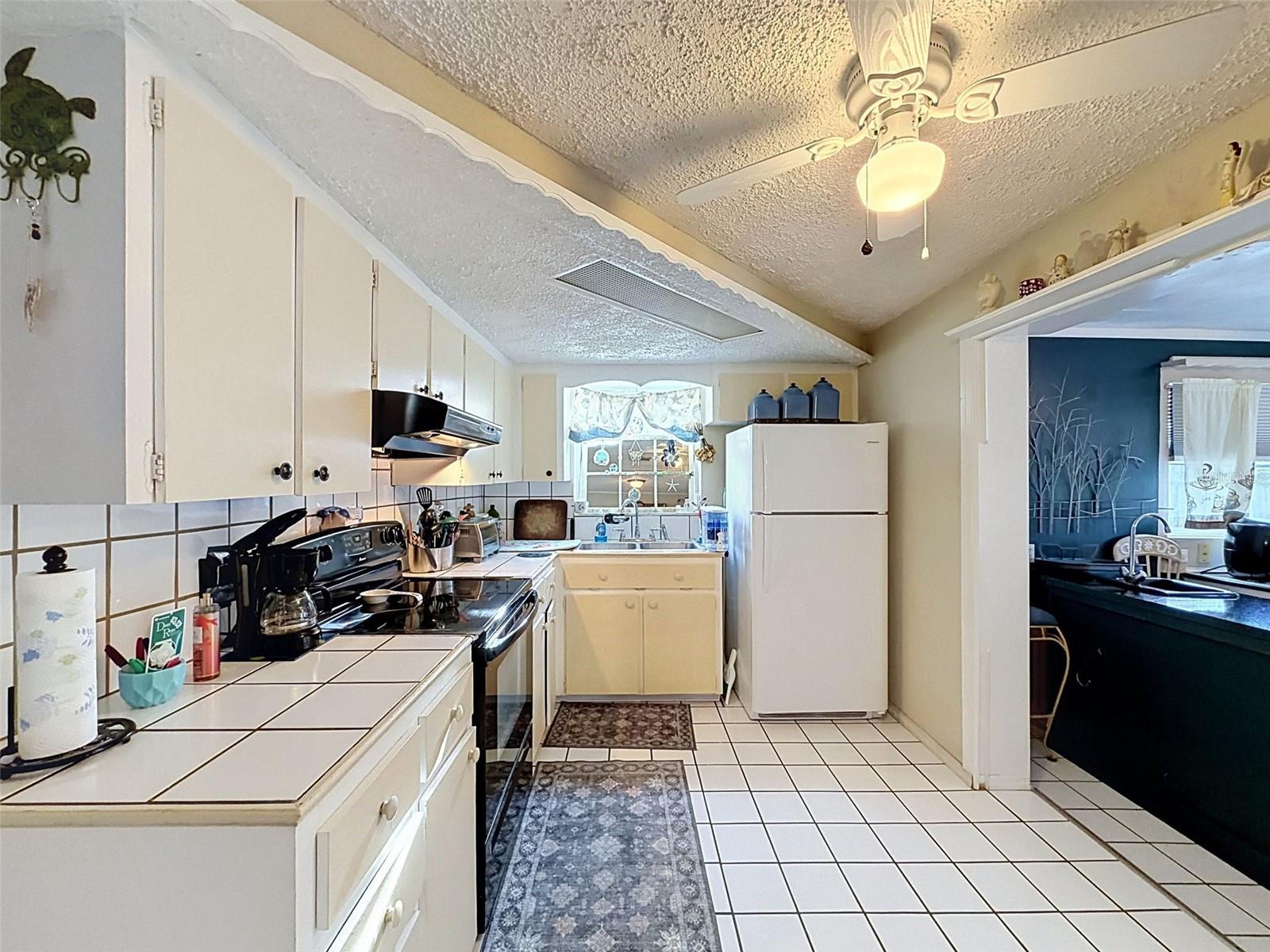 3649 HOLIDAY LAKE DR — photo 18