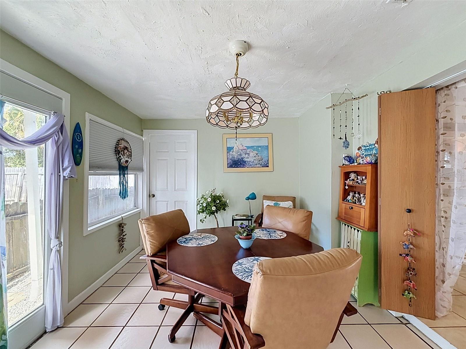3649 HOLIDAY LAKE DR — photo 36