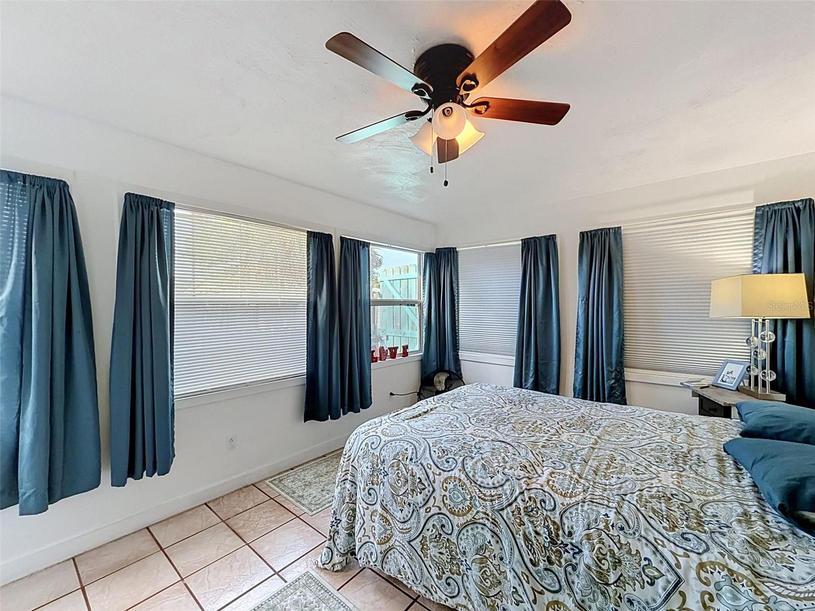 3649 HOLIDAY LAKE DR — photo 23