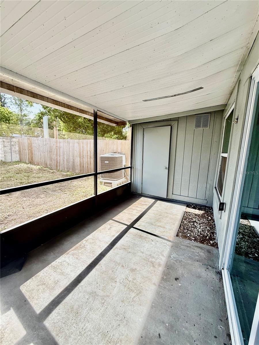 14106 VILLAGE TERRACE DR — photo 29