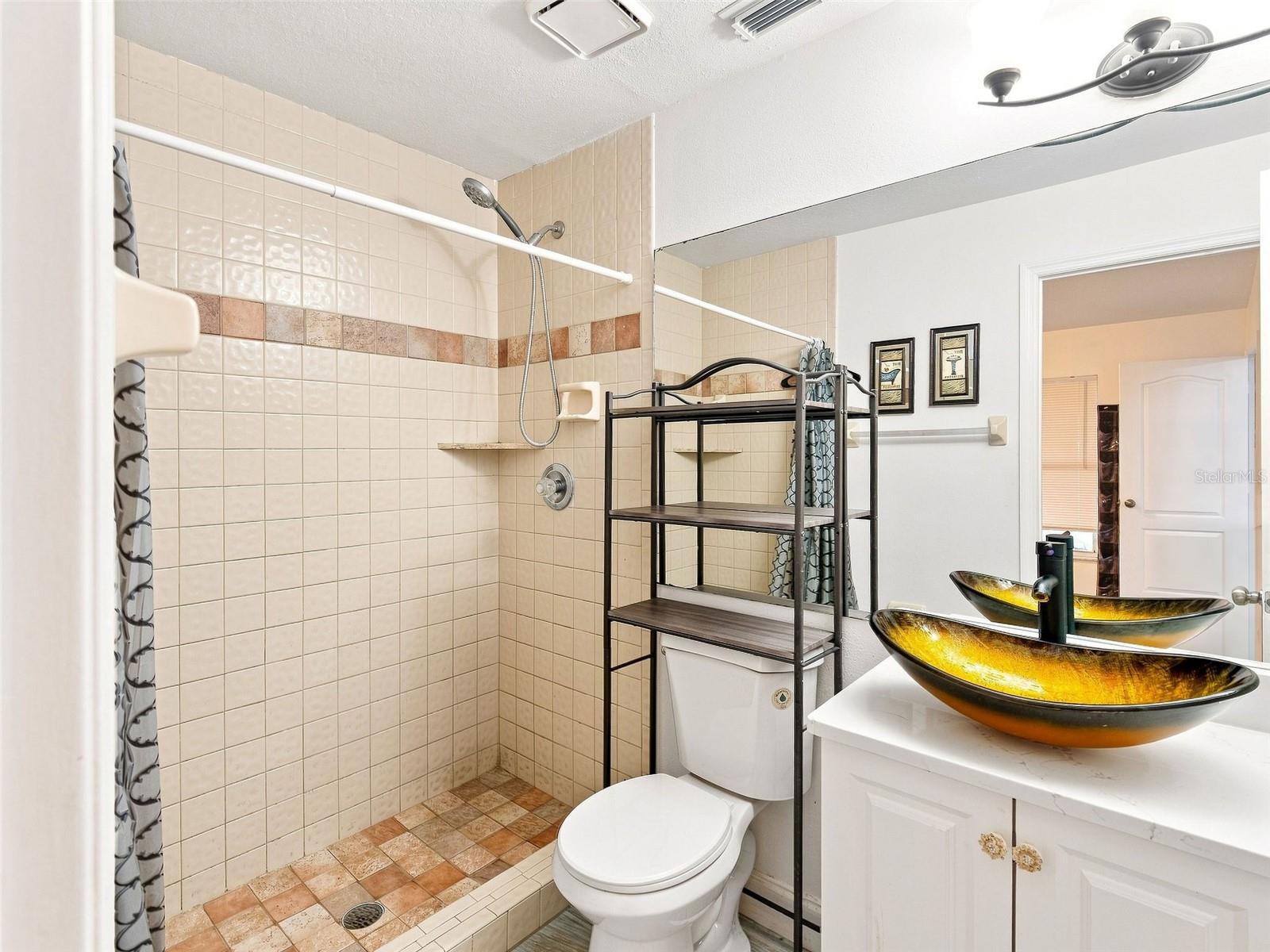 1018 PEACHWOOD DR — photo 16