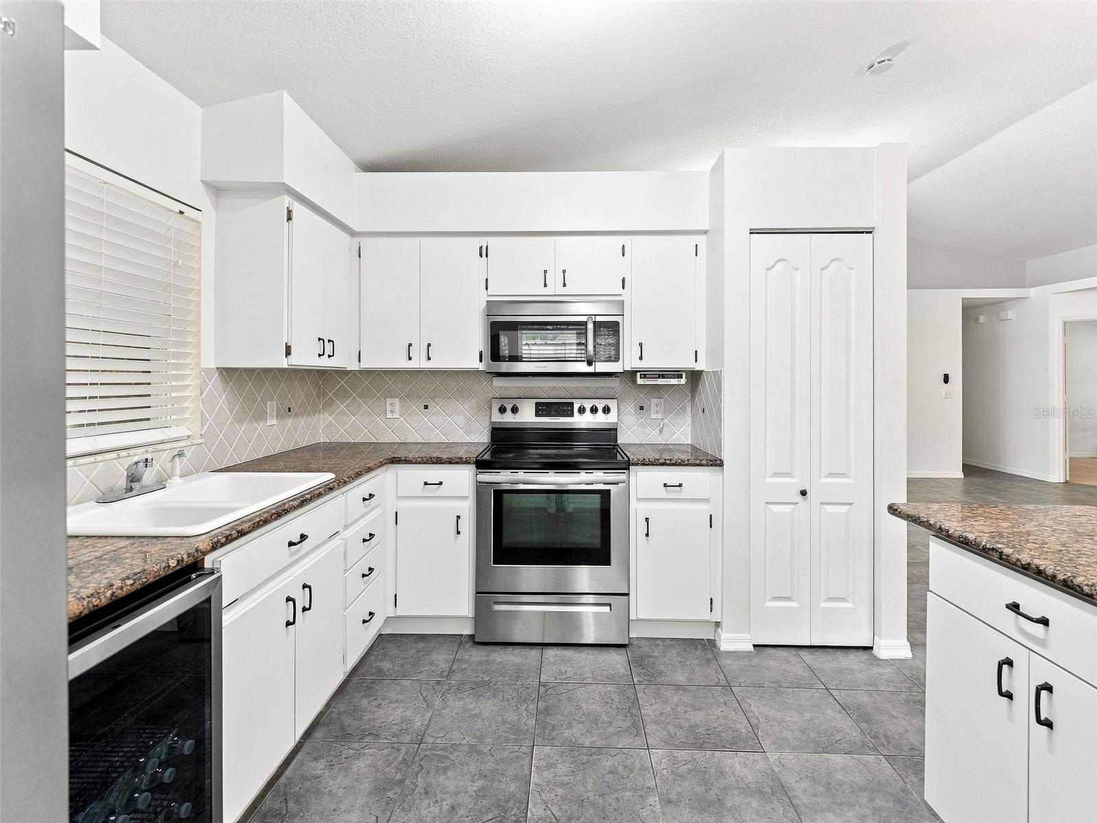 1018 PEACHWOOD DR — photo 12