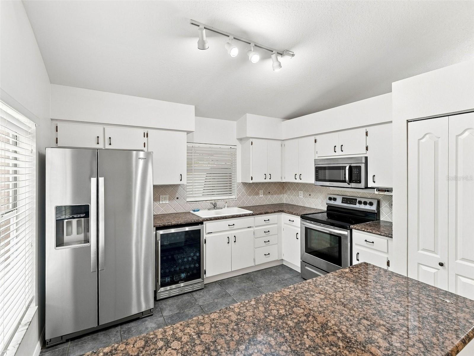 1018 PEACHWOOD DR — photo 14