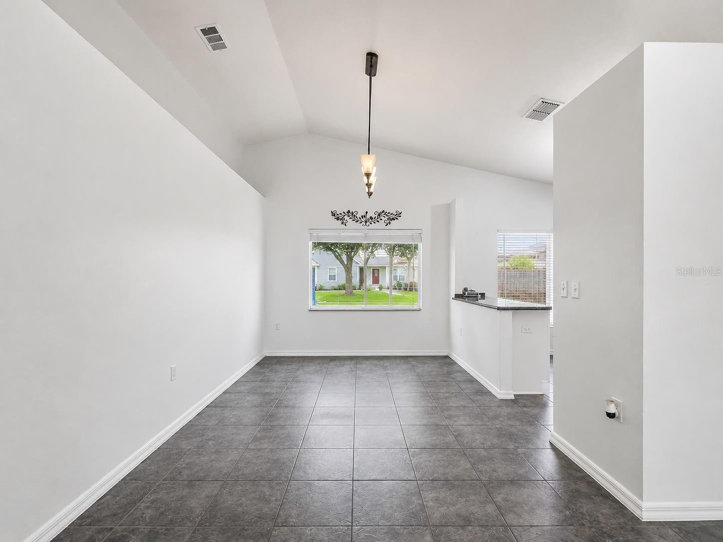 1018 PEACHWOOD DR — photo 10