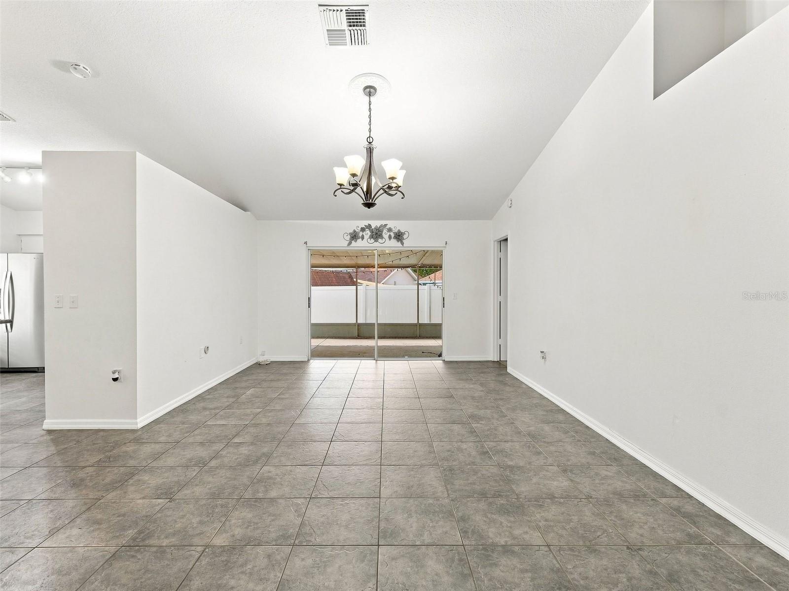 1018 PEACHWOOD DR — photo 6