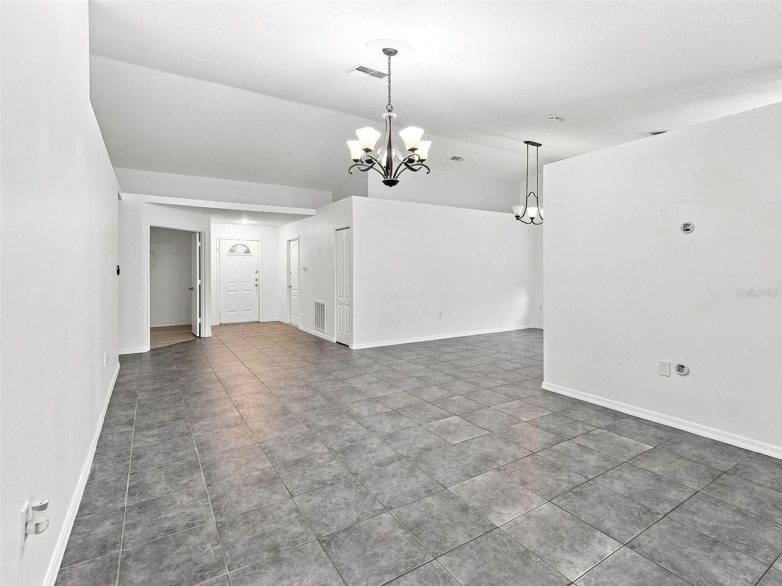 1018 PEACHWOOD DR — photo 7