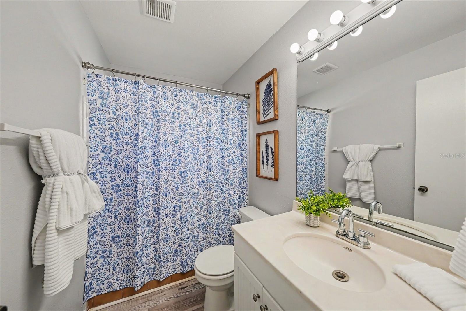 4516 W PAXTON AVE — photo 18