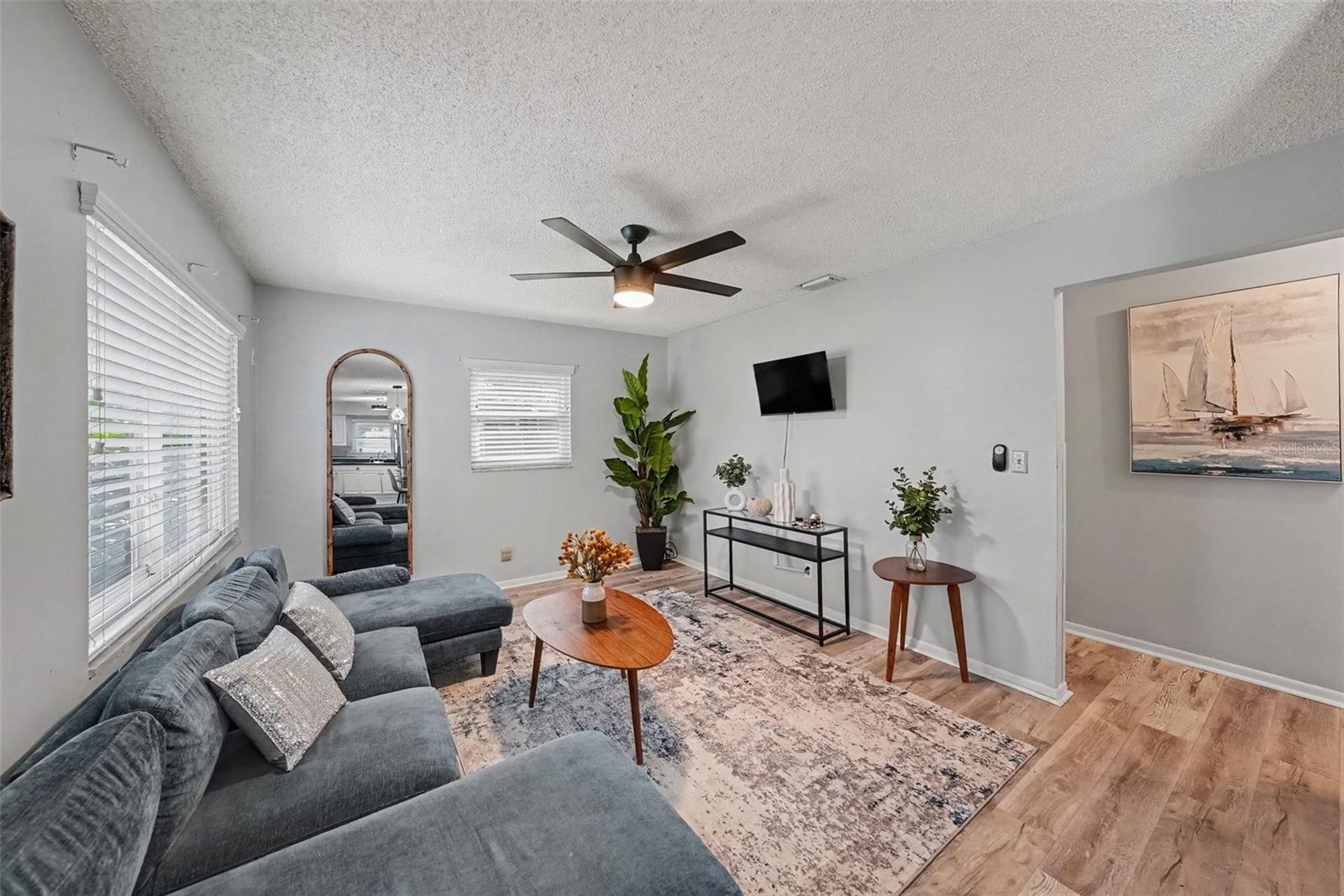 4516 W PAXTON AVE — photo 5
