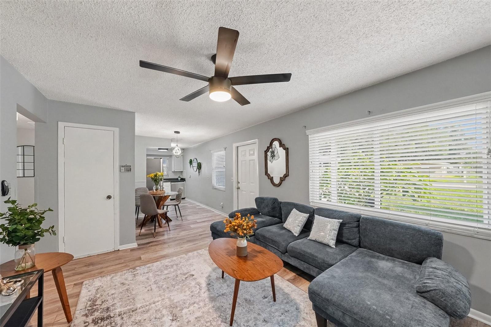 4516 W PAXTON AVE — photo 4