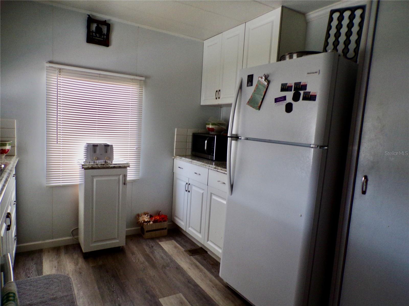 37021 SANDRA AVE — photo 11