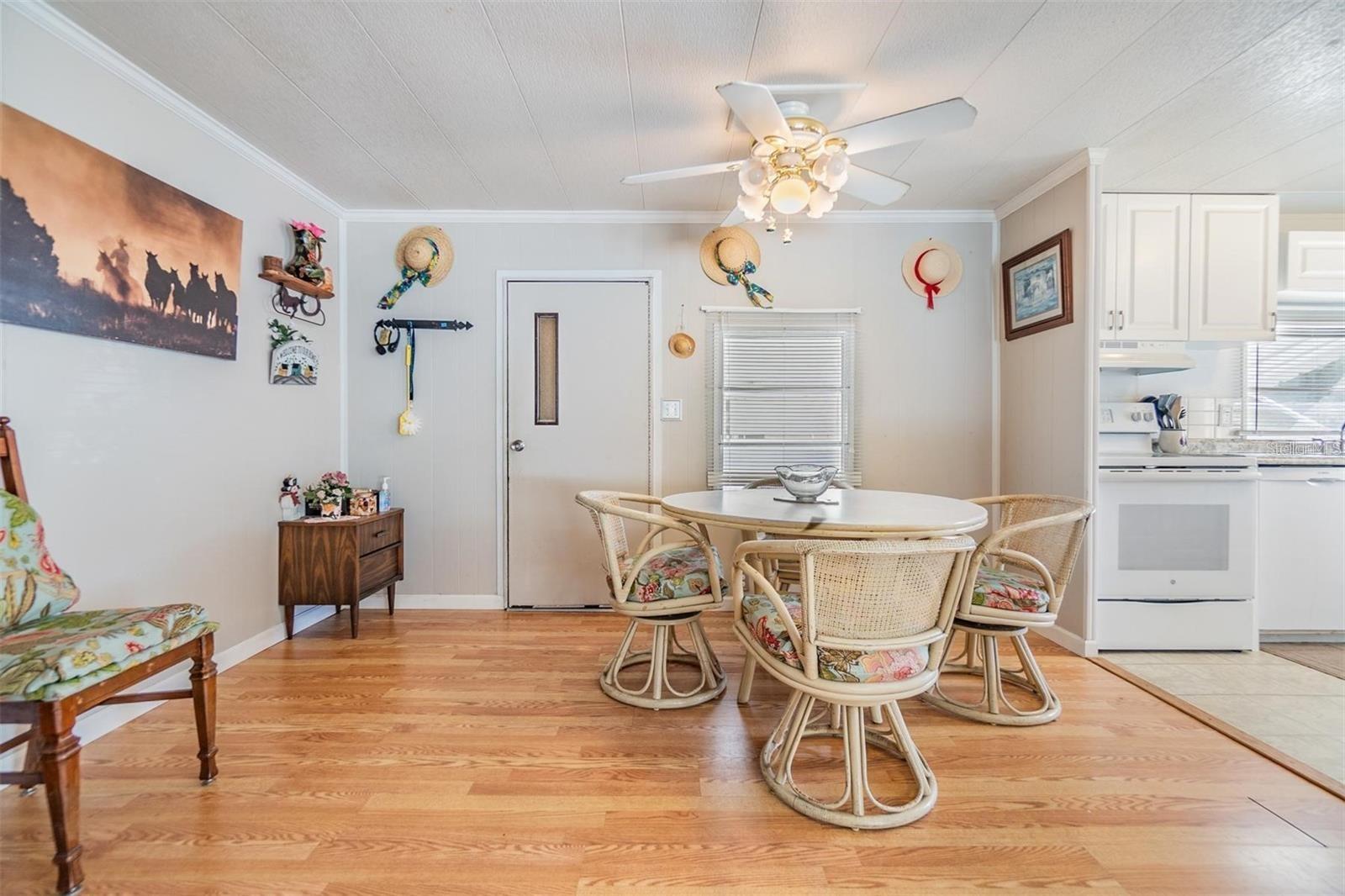 37021 SANDRA AVE — photo 13