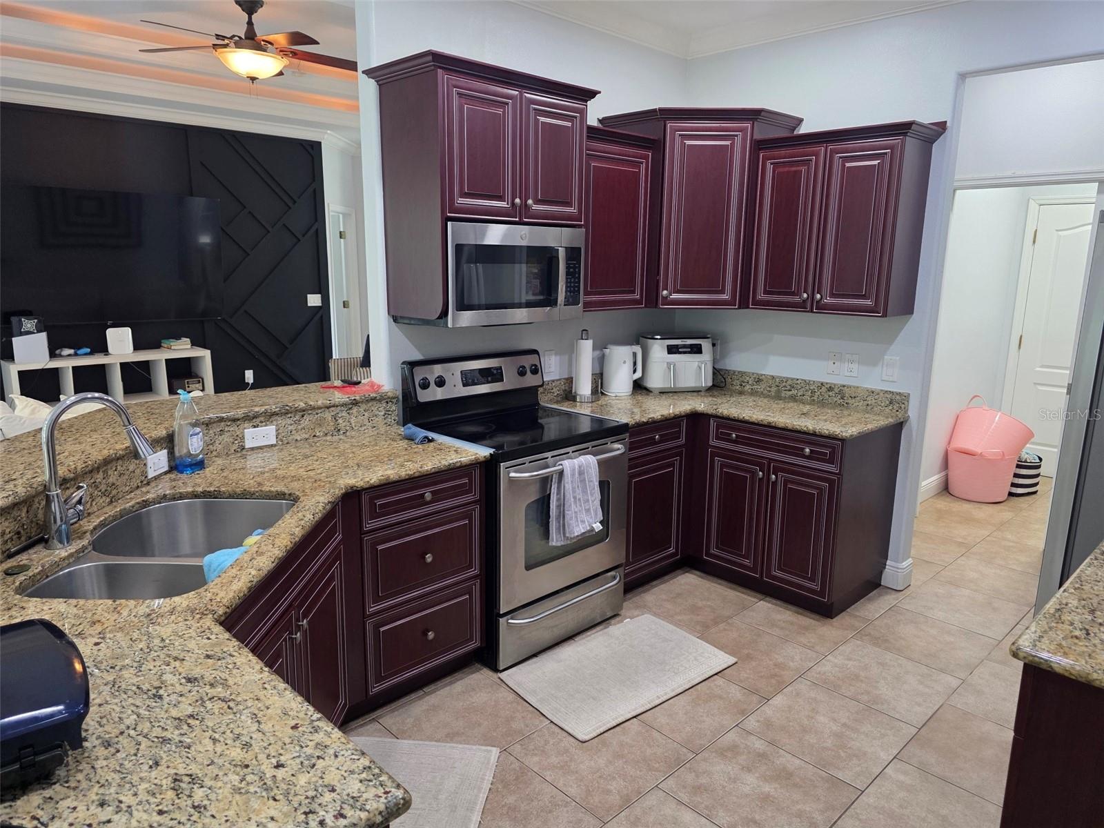 4644 SAWYER RD — photo 7