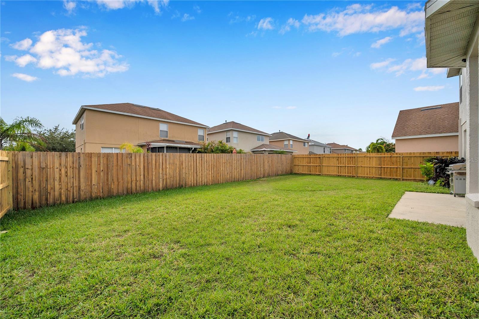 402 HALIFAX BAY CT — photo 11