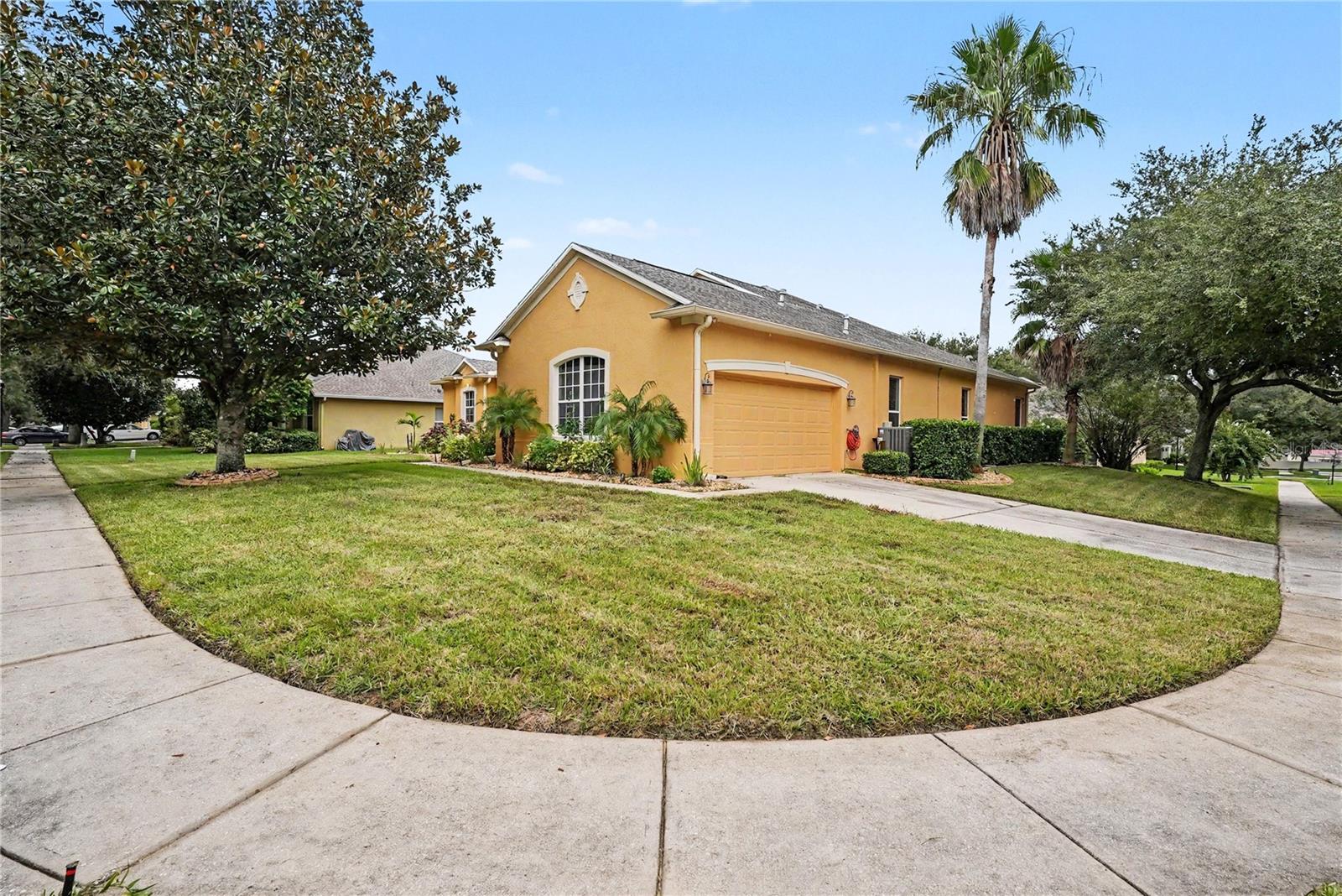 316 HARTS OAK PL — photo 4